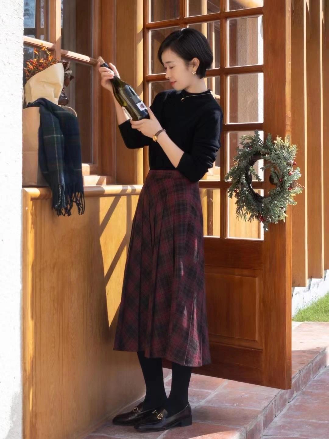 小姐姐 冬天也不要总穿裤子,这些半身裙优雅温柔又百搭,让你穿出气质美