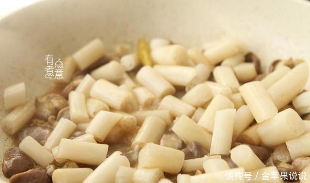 炒鸡胗,先焯水还是直接炒都错了,用它泡一泡,鸡胗鲜嫩无异味