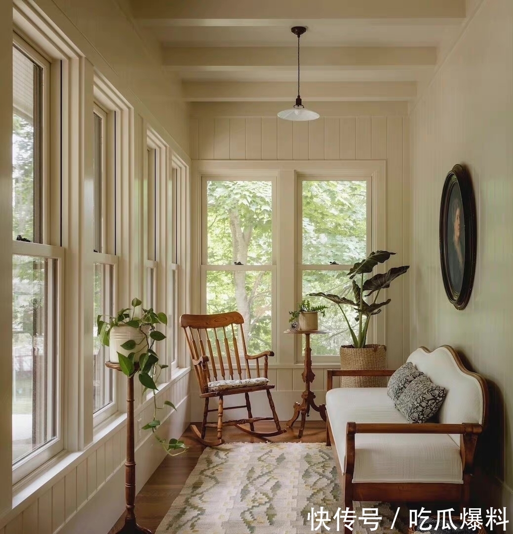 红酒|退休后的梦想家,深木色家具花壁纸,一起感受岁月静好的乡村住宅