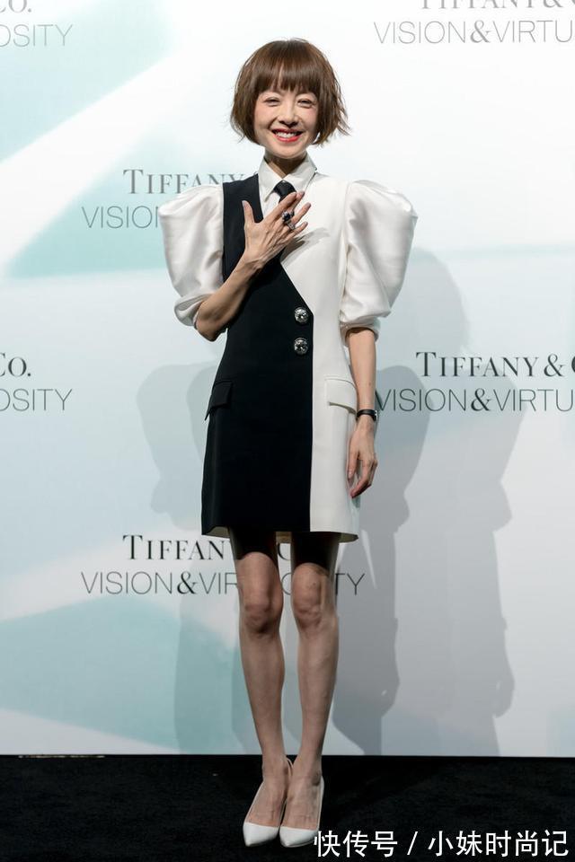 匀称|陈鲁豫这次穿对了，波波头配一款西装式黑白拼接连衣裙，气质全开