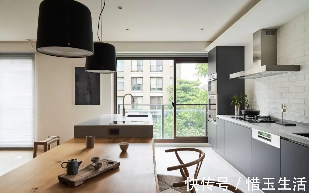 次卧床头墙|90㎡现代简约,开放式的客餐厨,取消沙发的设计,宽敞舒适大气