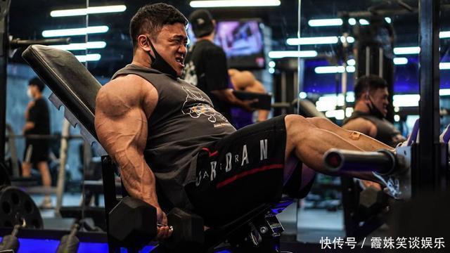 鹿晨辉|身高不到170厘米的肌肉巨兽,比肩鹿晨辉,腿太粗了