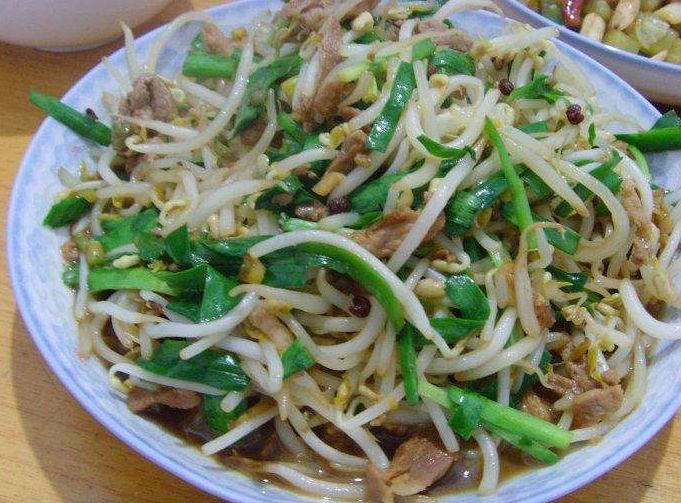 炒豆芽，先焯水还是直接炒？第一步就错，难怪不脆不入味，还腥！