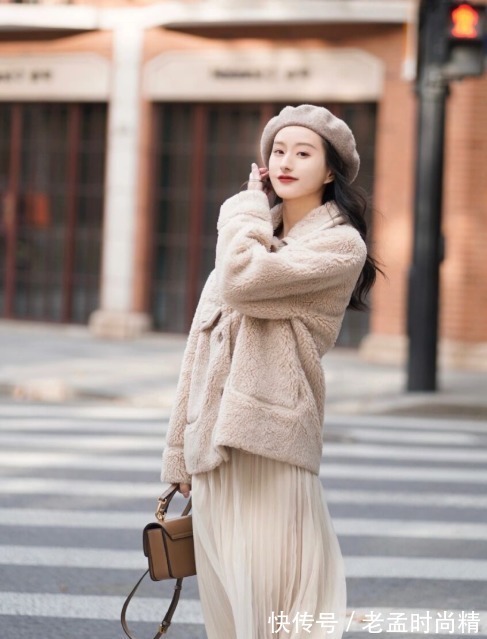 法则|想要把羊羔毛外套穿出高级感!掌握这几套穿搭法则,好看又减龄