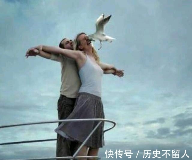 |搞笑图片幽默段子笑话：妹子，你胆子可真不小啊，别摔倒了呢