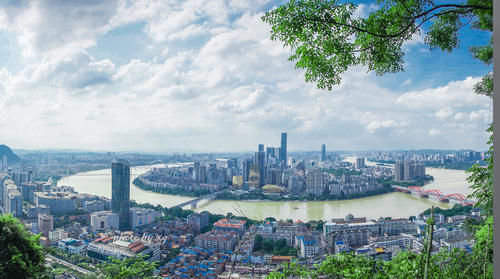 柳州市内最高的山峰，也是观柳州夜景，赏百里柳江的最佳去处！