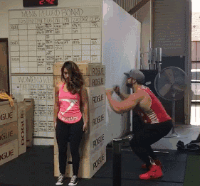 小力王|身高191公分的肌肉男，被誉为“健身界的小力王”，手臂力量强大