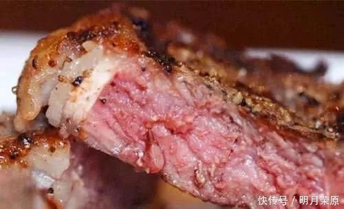 烤土豆片|李子柒做的牛排能吃吗去掉美颜滤镜都糊了，网友毫无食欲