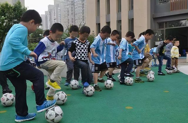 保证|孩子长不高是营养不够？那可不一定，这样做保证能让孩子长高高！