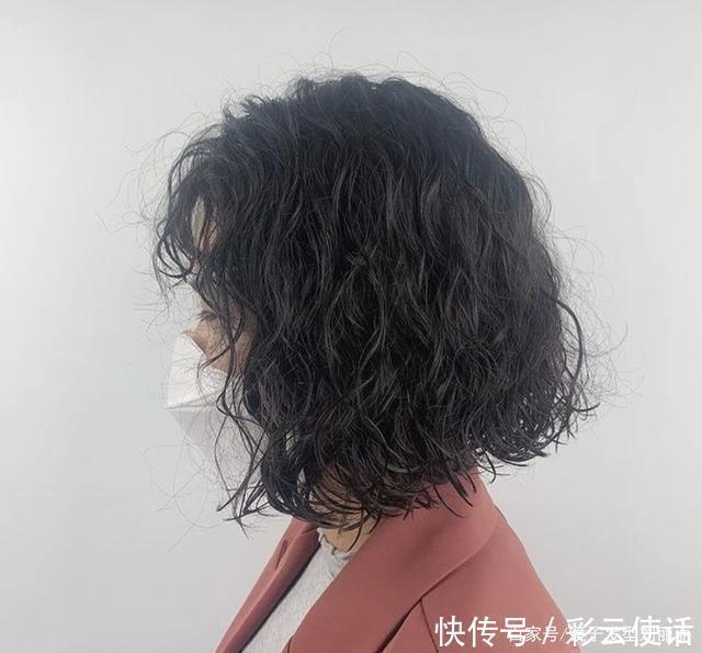 瘦脸 越烫越时尚发型20款,蓬松瘦脸真洋气,有你同款吗