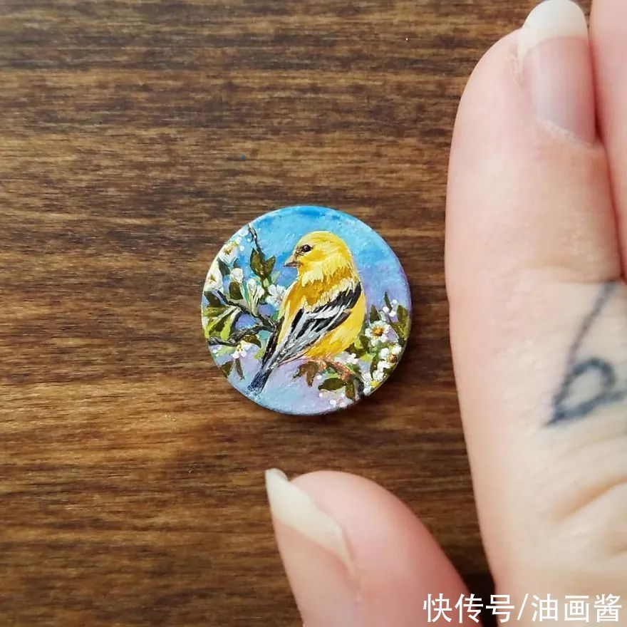 小画&她在硬币上画画,满满的都是细节,网友直呼爱了爱了