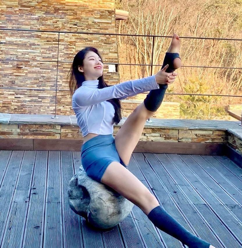 瑜伽|她是Ins上的瑜伽女神,黄金比例的身材惹人羡慕!