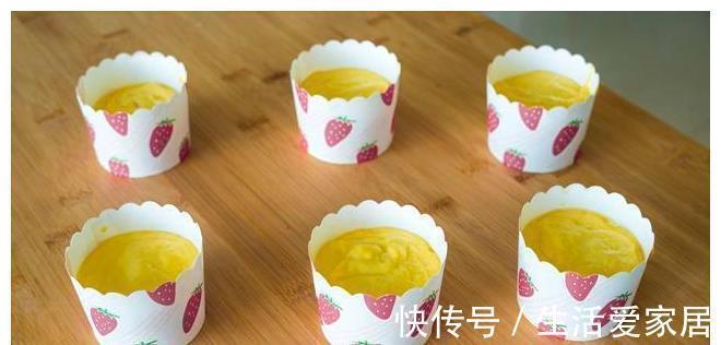 教你做玉米面发糕，简单搅一搅就上锅，做法零失败，比蛋糕还好吃