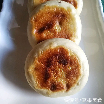 面食|尝尝这道爱意满满脆皮馅饼，生活赛过活神仙