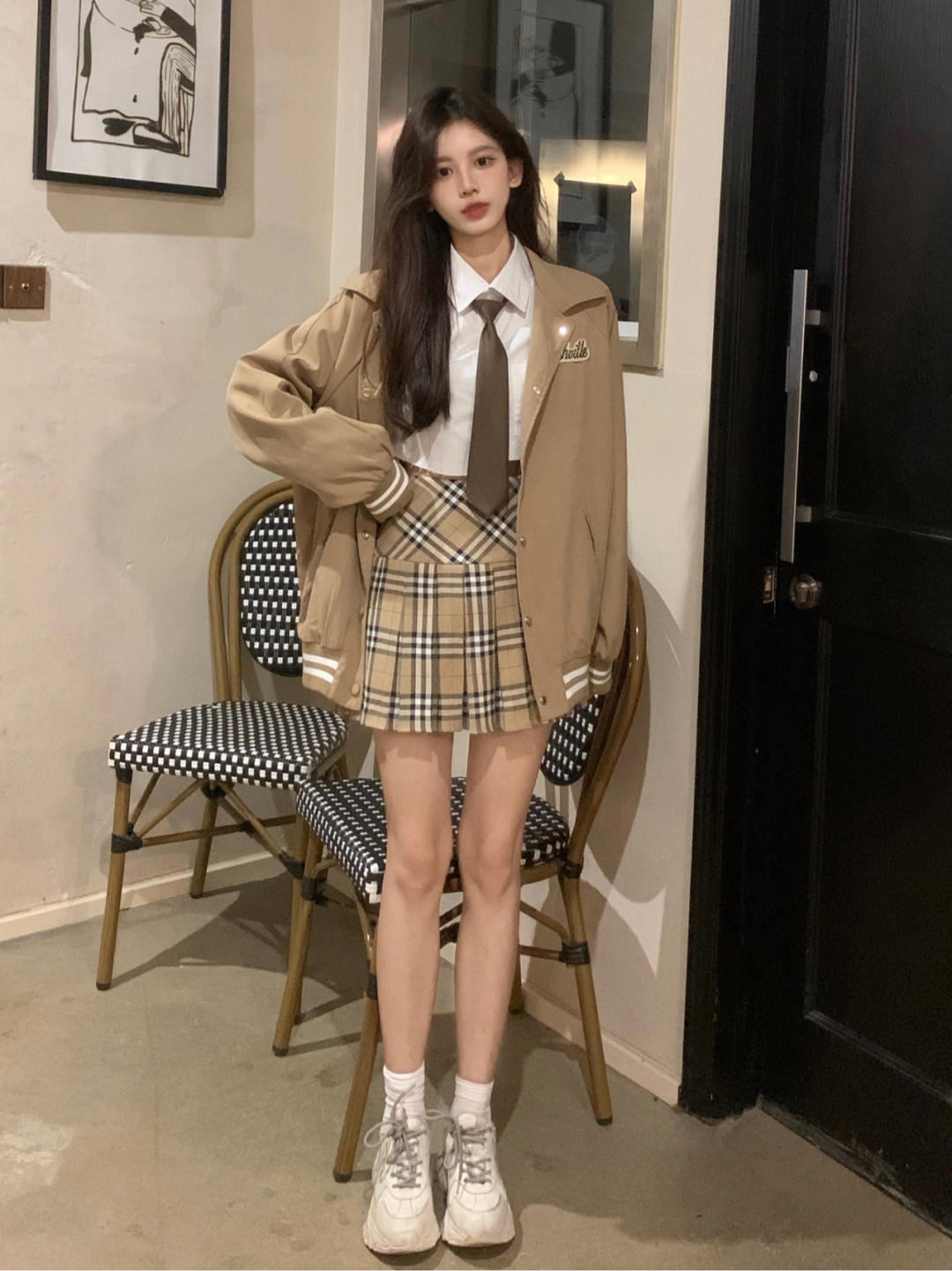 高级|“繁简结合”才是真的洋气!25岁~30岁都喜欢这么穿,高级时髦