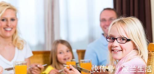 礼貌|这3种“中国式礼貌”,正在“毁掉”你的孩子,很多家长都在做