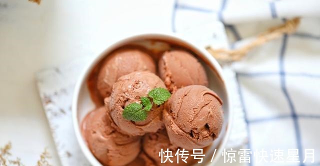 打蛋器|在家自制巧克力冰淇淋,醇香细腻无冰碴,掌握窍门一次就能成功!