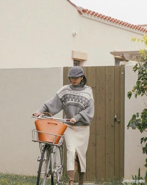 真正会打扮的女人，穿毛衣很少配裤子，看三木这样穿就知道了