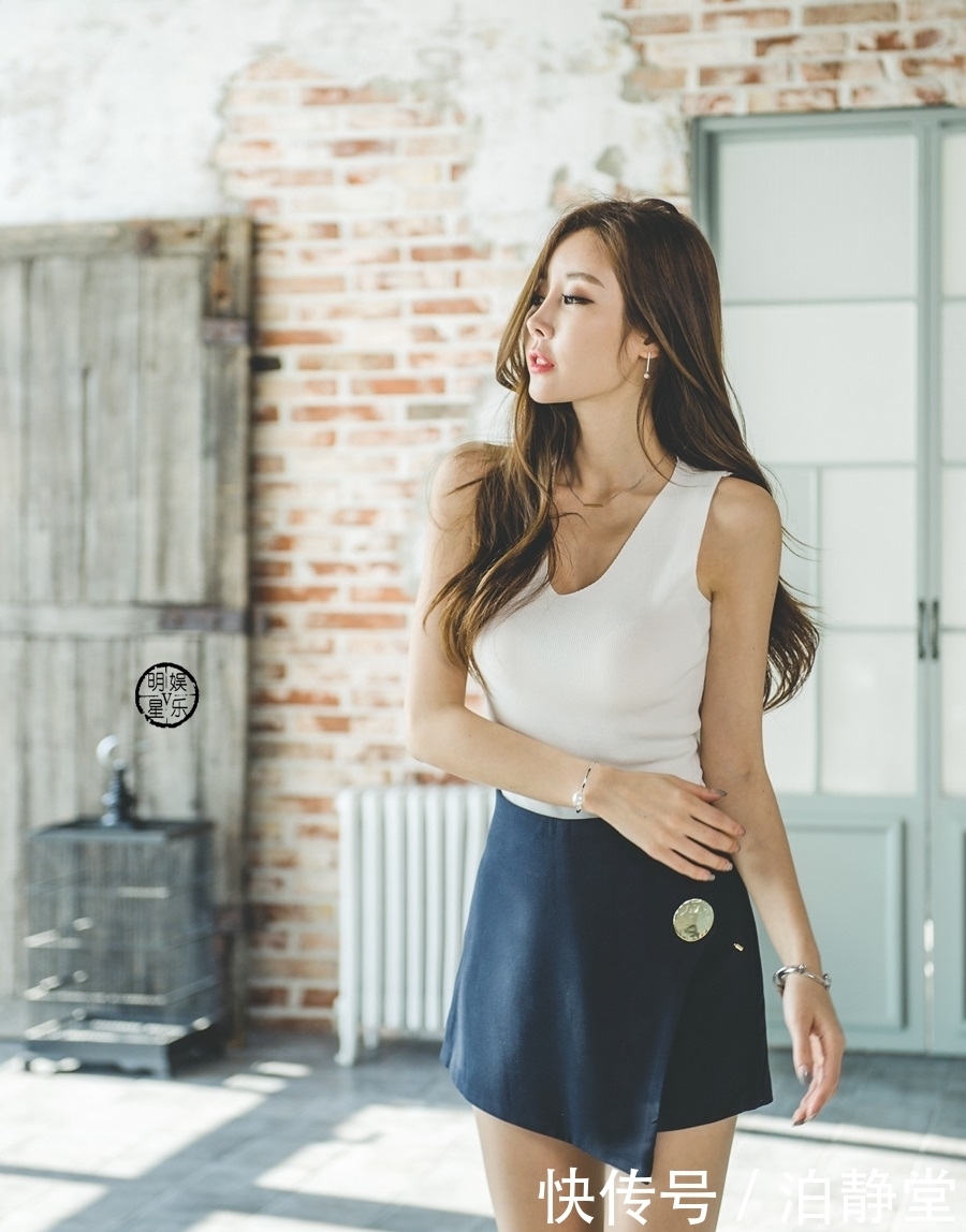 写真|美女模特写真:别致短裙,更有魅力