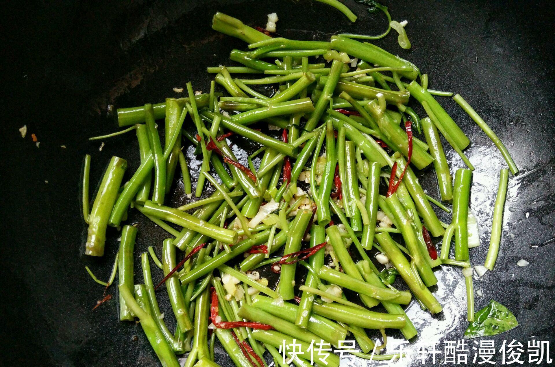 碱性食物|白露过后，遇见这菜别手软，再不吃就没有了，下饭解馋，比肉都香
