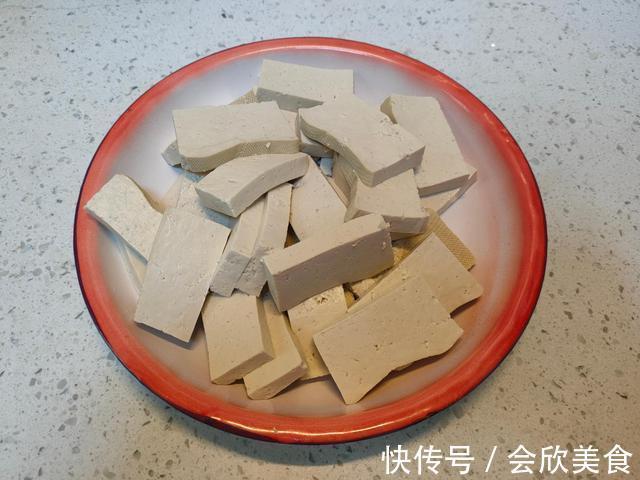 豆腐|有两种碱性蔬菜是绝配,大热天常给家人吃,应季而食,舒服过伏天