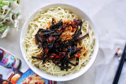 面条这样做太好吃了，一周吃8次不嫌多，家里的大人和小孩都爱吃