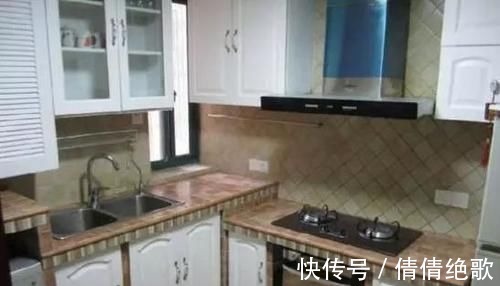 装修风格|还在傻傻买橱柜吗？现在流行的是直接用水泥砌，后悔自己装早了