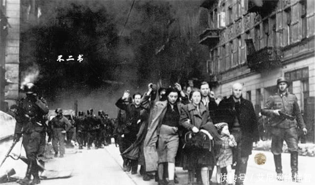 二战|老照片:二战纳粹德军杀戮犹太裔人的镜头 越过时光依旧满眼悲伤