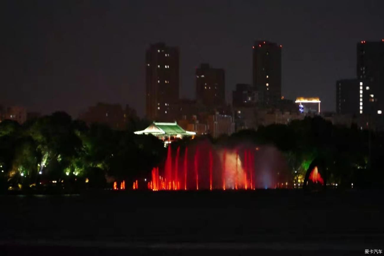 中年|夜游太明湖