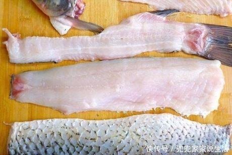 鱼骨|做酸菜鱼，直接腌制是不对的，大厨教我正确做法，鱼肉嫩滑不易碎
