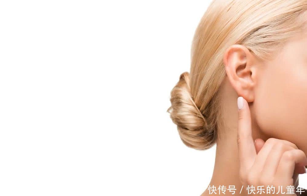 睡前顺手做1件事,养肾助眠比泡脚还管用!简单几分钟全身都受益