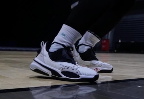 WEN鞋评-实战｜球鞋里最帅的 潮鞋里性能最好的选择！Double DISC确实又帅又能打