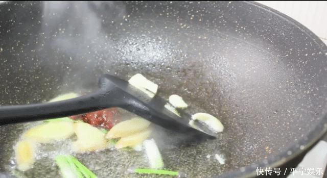 妈妈这样做羊肉，软烂可口孩子爱吃，最主要没有羊膻味，真香