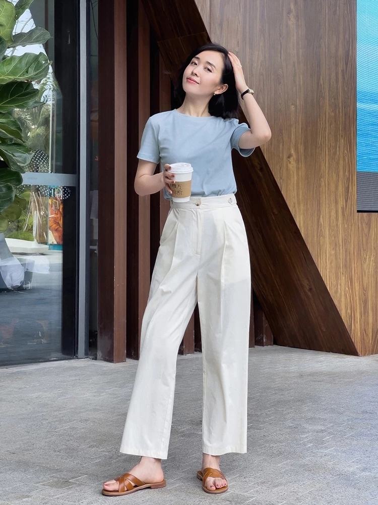 单品|奔三奔四的女性，夏季多穿这些基础款单品，显瘦洋气又高级