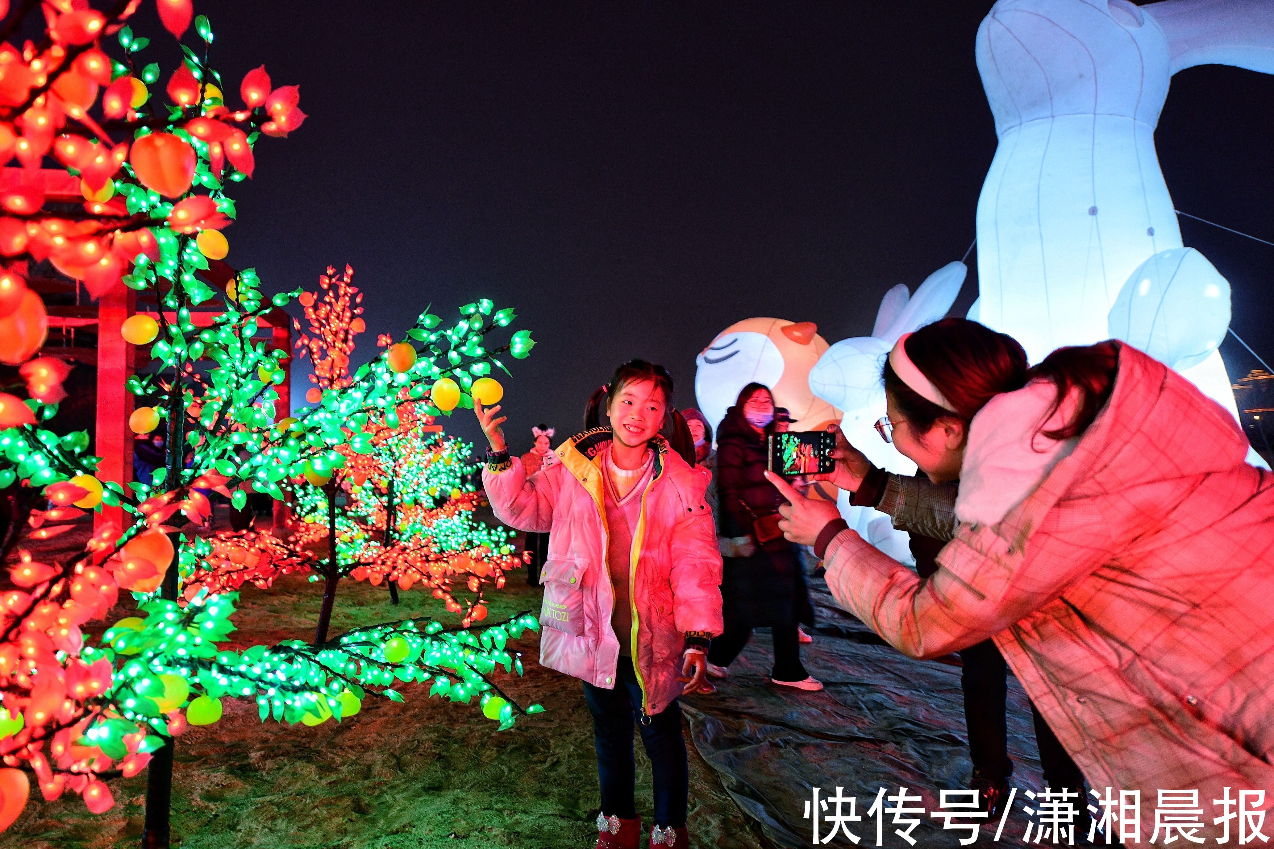 元宵节|在长沙橘子洲过元宵节，与爱的人定格下美好瞬间