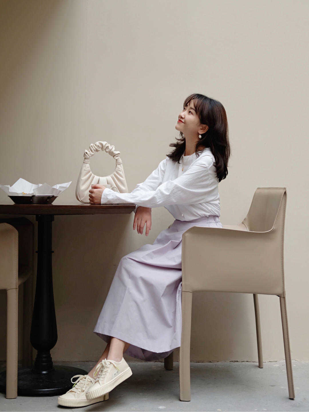 秋天|今年秋天怎么穿?T恤搭配半身裙清新温柔,百搭日常不挑人