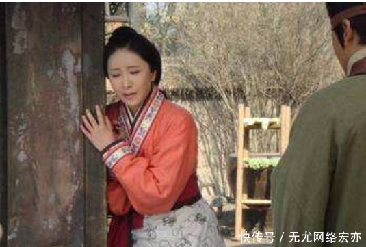 摸一摸寡妇|“摸摸寡妇床头灰,便知牌坊给不给”寓意着什么?封建女性的悲哀