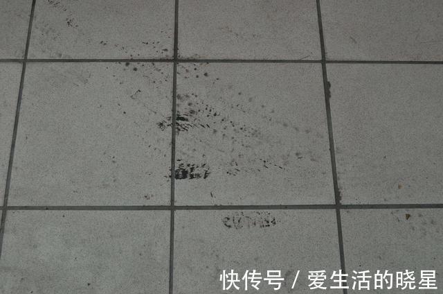 泥瓦工|卫生间铺贴瓷砖,装修公司建议做墙压地,这是行业标准还是套路