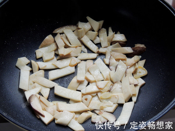 荷兰豆|这三样食材一起炒,脂肪最怕见到它,晚餐这么吃,衣服改穿小一码