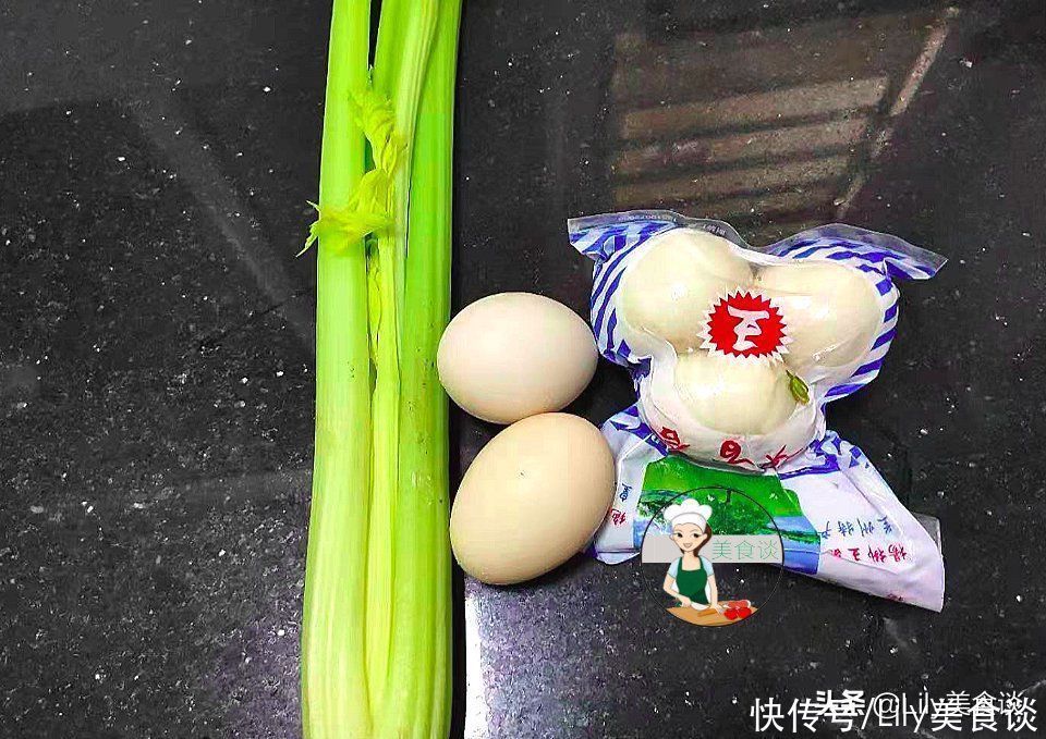 秋天，记得多吃这“一白一绿”，不放肉炒也很香，秋天吃它特养人