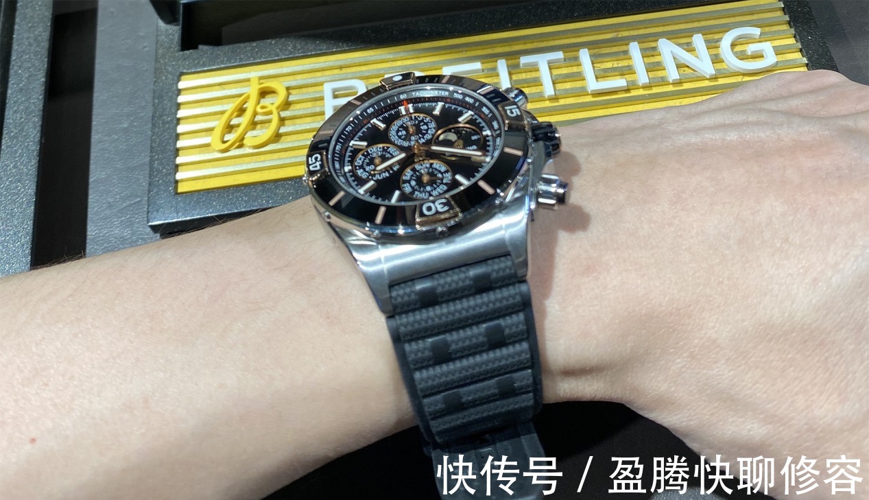 百年灵|和这款百年灵四年历黑金相比,劳力士熊猫迪还是大家第一选择吗?