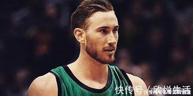 安踏|安踏联名“范思哲”！颜值满分，国外明星上脚，老外也爱进口鞋