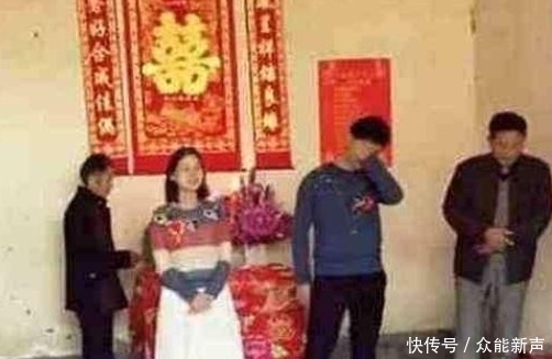 新娘|“最穷婚礼”走红,新郎现场抹眼泪,网友:新娘比拜金女好很多