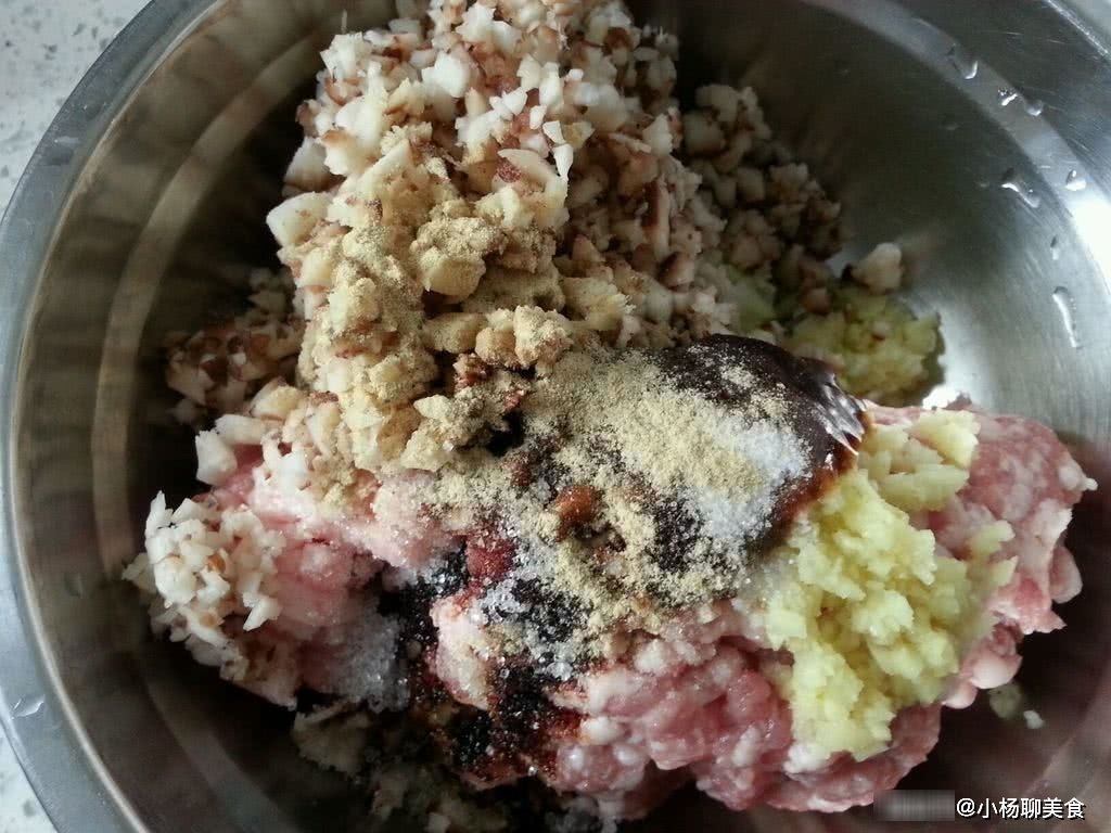 优质蛋白|做萝卜馅饺子，别直接焯水！学会这一招，饺子香浓好吃不出水