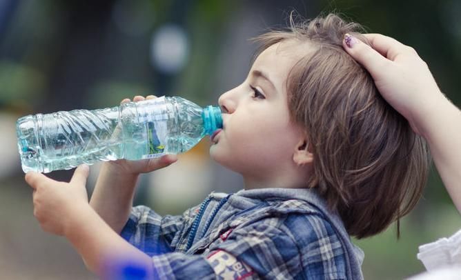 饮用水|早晨空腹喝水,是对还是错呢,一起来看营养师的解答