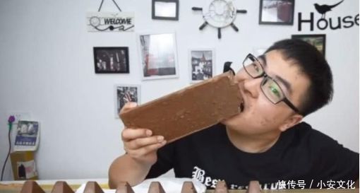 网红挑战吃30斤的巧克力,最后却“翻车”了吃不了改成喝