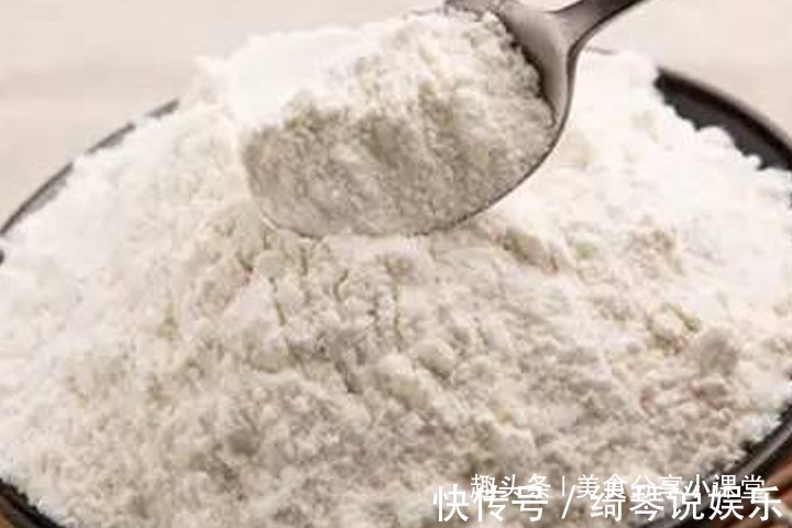 花卷|别再蒸又大又白的馒头了，教你一招，十分钟出锅，好吃不腻