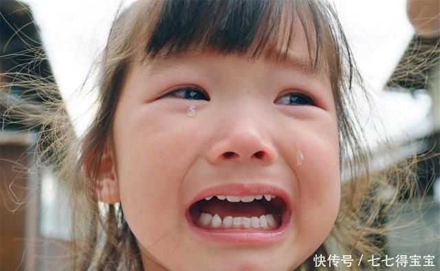 哭泣|经常哭的和忍着不哭的孩子,长大后有哪些区别?父母要心中有数