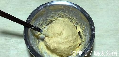 食用油|面粉里加2个鸡蛋,不蒸馒头不烙饼,做法简单,轻松搞定全家早餐