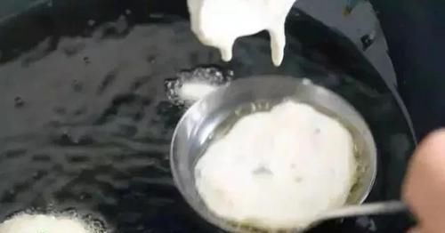 教你一个葱花小油饼的做法,不煎不蒸,天天吃不腻,特好吃